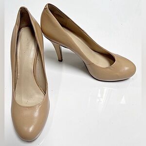 Nine West Tan Leather Rounded Toe heel pumps